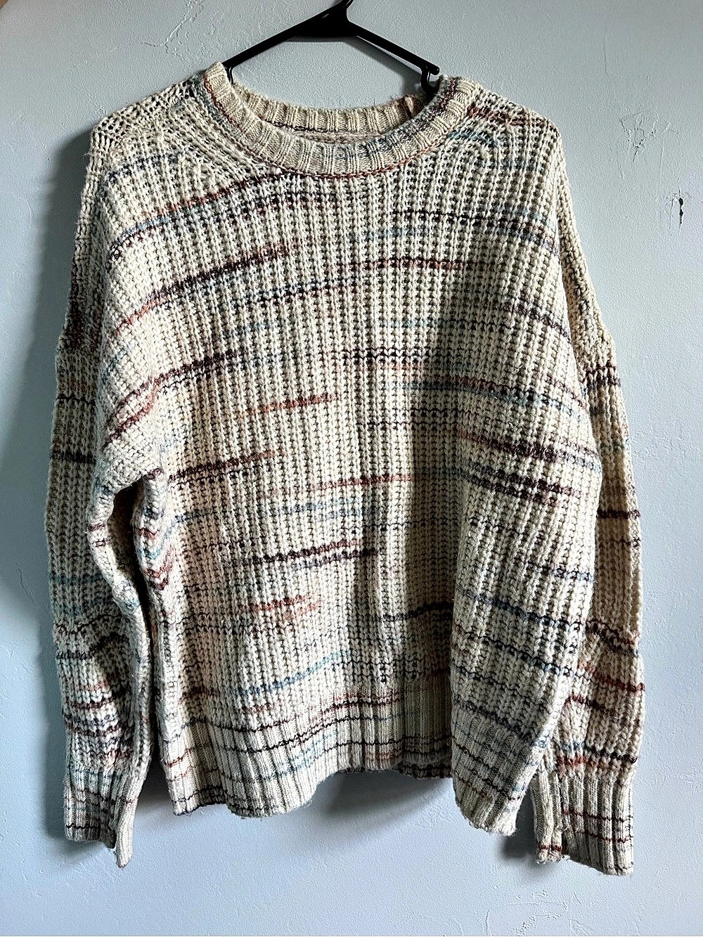 American Eagle Plaid Crewneck Sweater in Cream & Blue